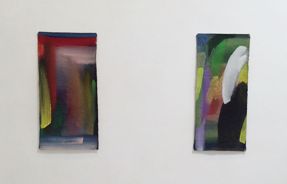 installation views of FIG show, showing Clear Red and Descending Black